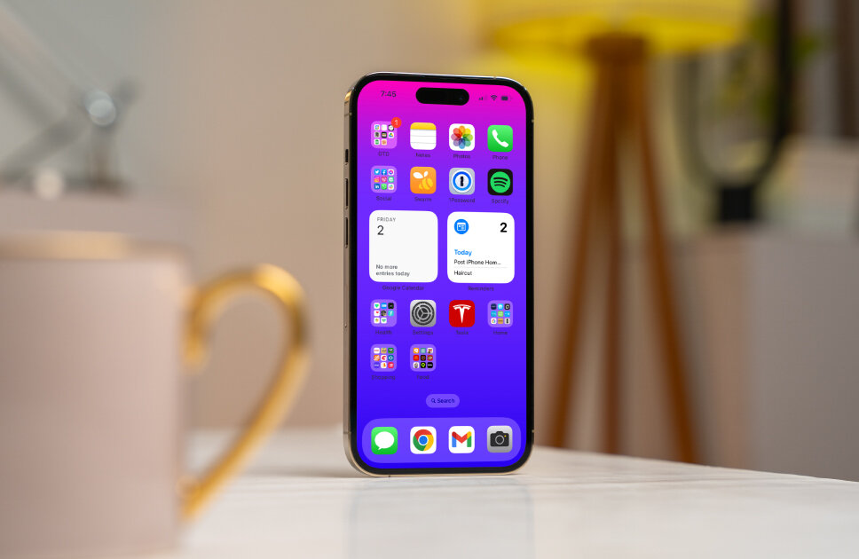 iPhone 14 Pro display