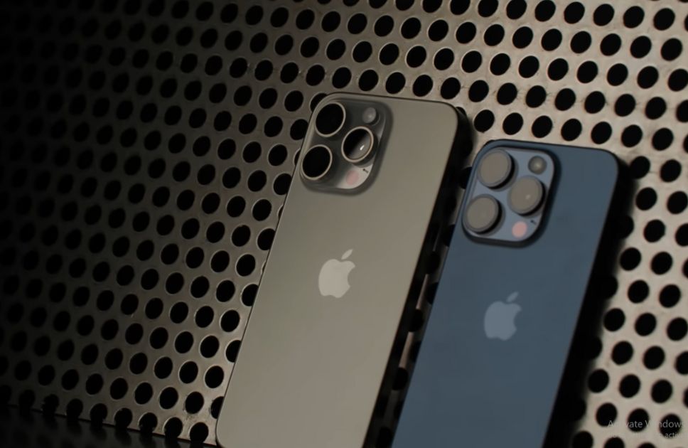 iPhone 14 Pro Max vs 15 Pro Max UI & OS