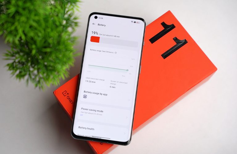 OnePlus 11 Review: Aesthetic design  & Efficient Charging