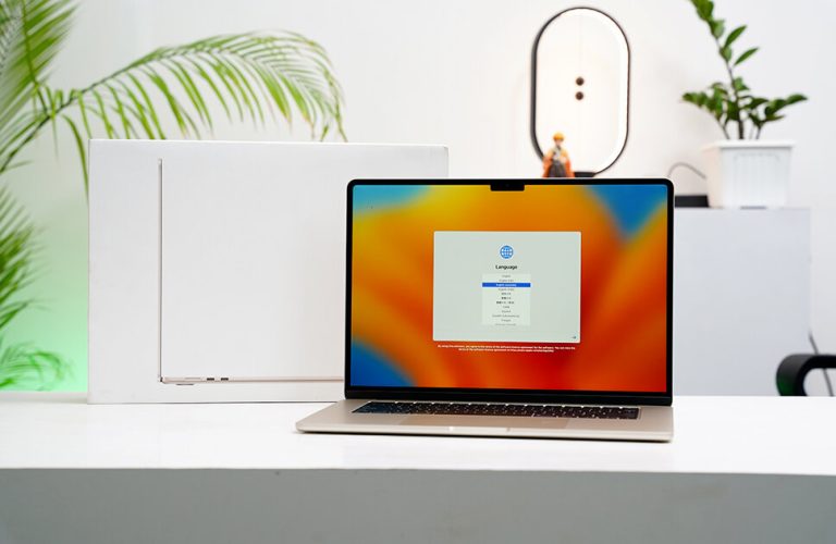 Apple Macbook Air 15-inch Review: You Love Bigger Screen? This is For You!