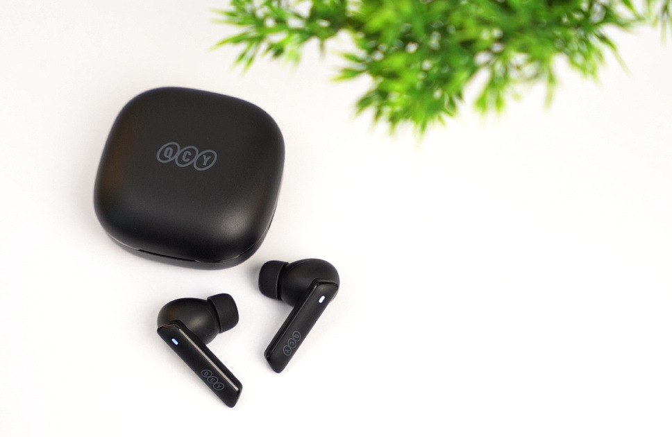 QCY HT05 Key Features